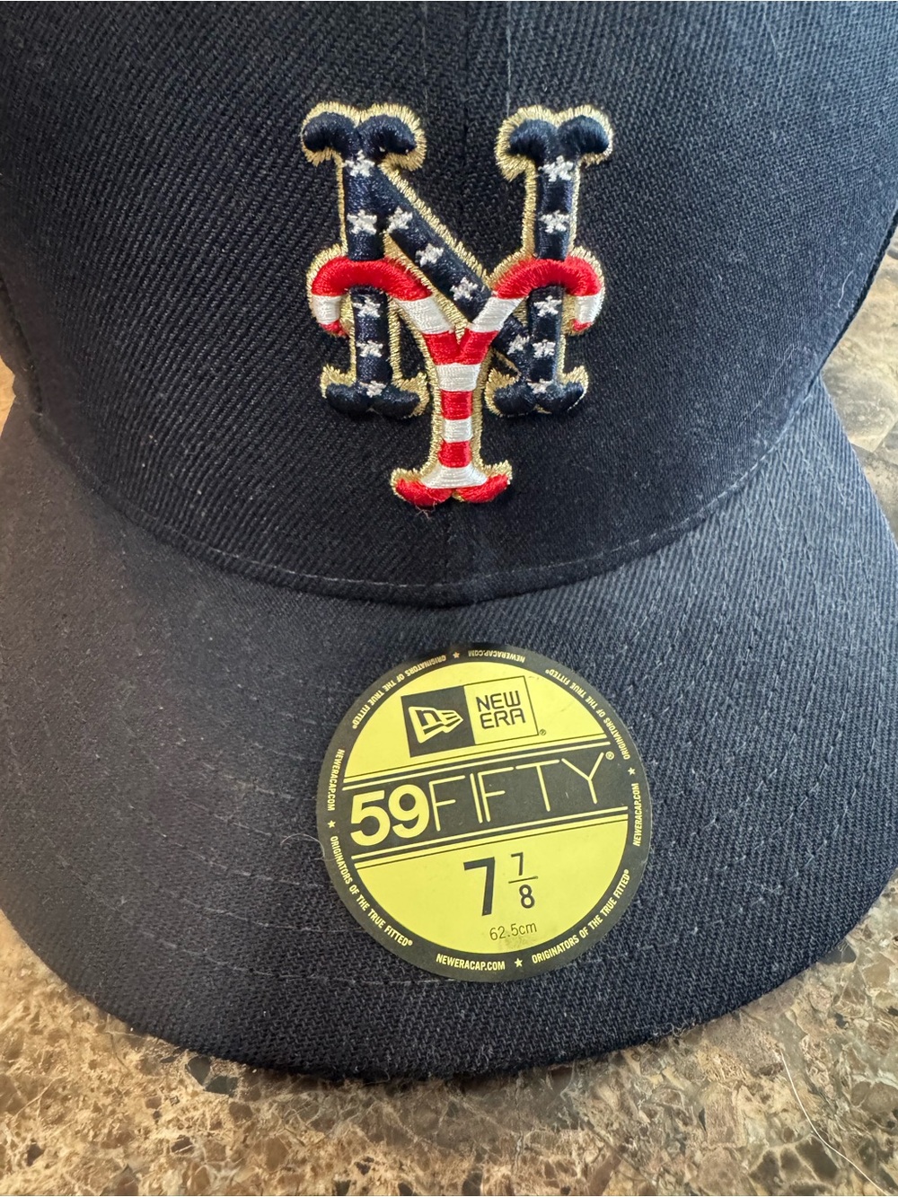 New Era  Cap with New York Mets Logo Embroidery